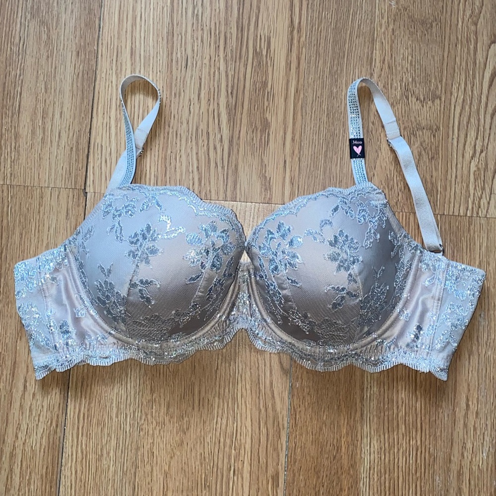 NEW Victoria's Secret Bra 34DD